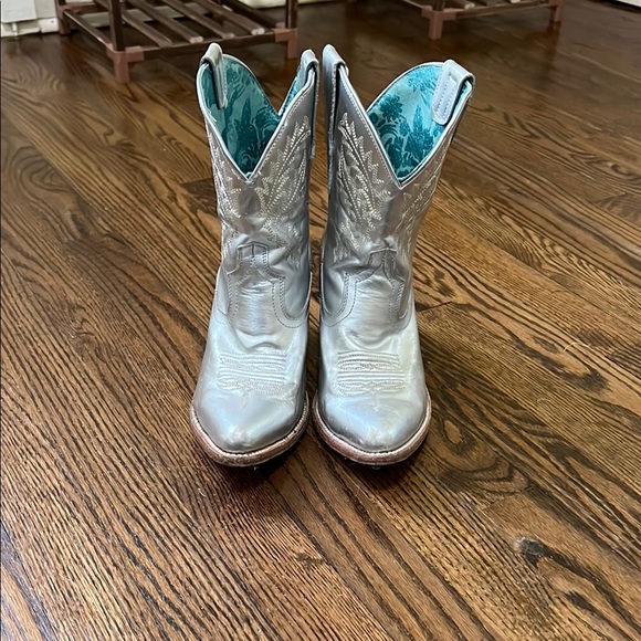 Silver Western Cowboy Boots - Picture 2 of 5